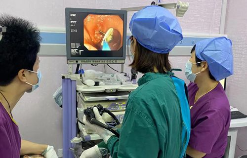 省内首例！13岁女孩用嘴吃饭的愿望实现了