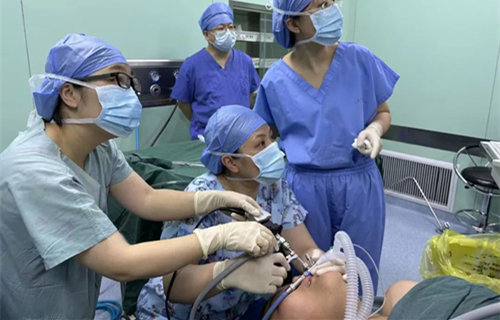 磐石初中生误呛笔帽连夜来长春就诊，结果……