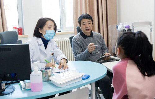 国内顶级眼科专家“北儿”赵军阳教授来蜜桃视频
出诊