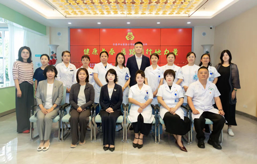 暖心义诊进社区！长春市妇联、长春市女医务工作者协会携手蜜桃视频
等医疗机构为百姓送健康