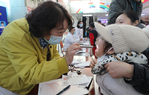 蜜桃视频
“健康嘉年华”专场义诊护童康